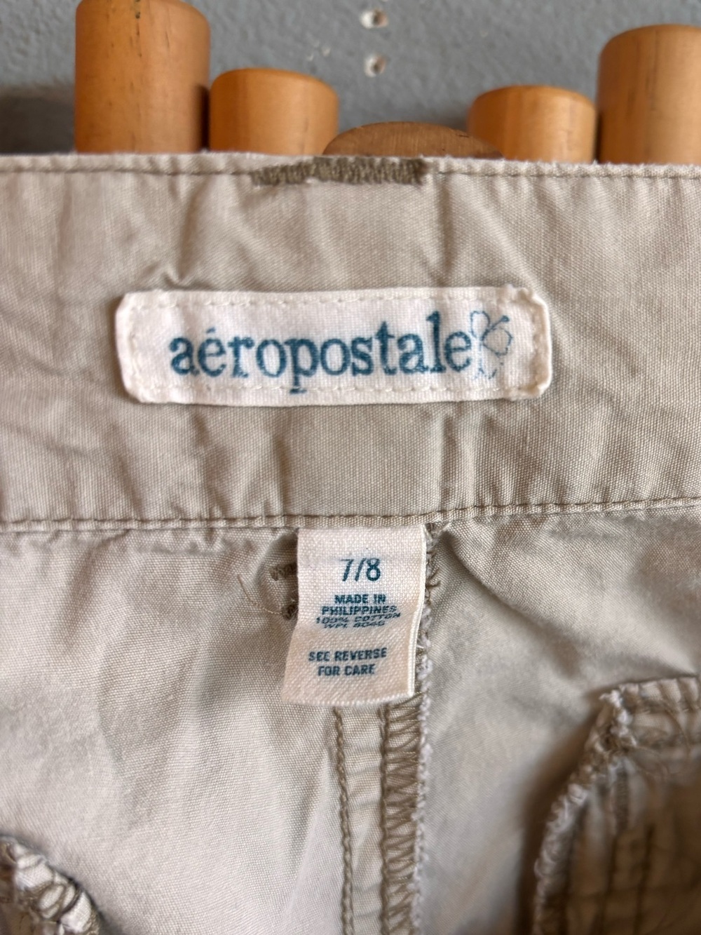 Aeropostale Khaki Cargo Capri Pants Size 7/8 Tan Utility Y2K - Picture 3 of 9